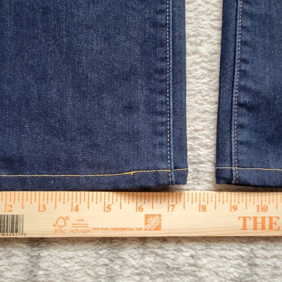 Levi's Jeans Women's Dark Blue Slight Curve Classic Straight Leg 6/28 - Picture 10 of 14
